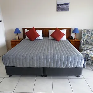 Airlie Court Units 3*, Airlie Beach Australia